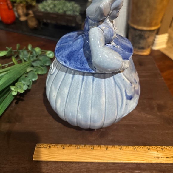 Vintage Red Wing Dutch Girl Blue Katrina 1940s Cookie Jar Hand Painted - Picture 11 of 11